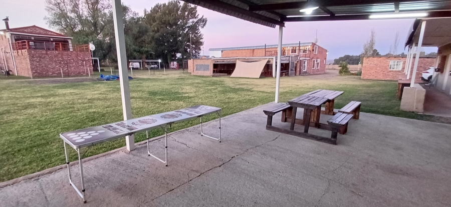 7 Bedroom Property for Sale in Harpington A H North West